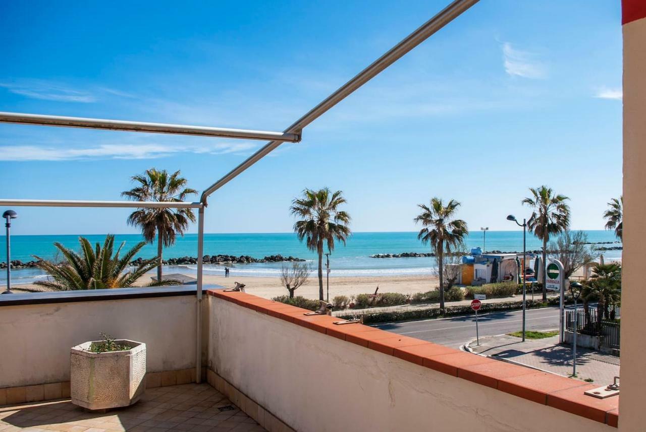Appartamento Di Antonio Fronte Mare Montesilvano Marina Exterior foto